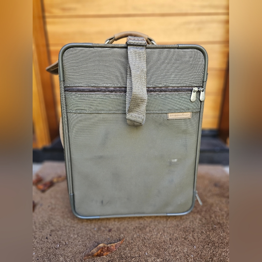 Briggs & Riley 2-Wheeled Carry-On